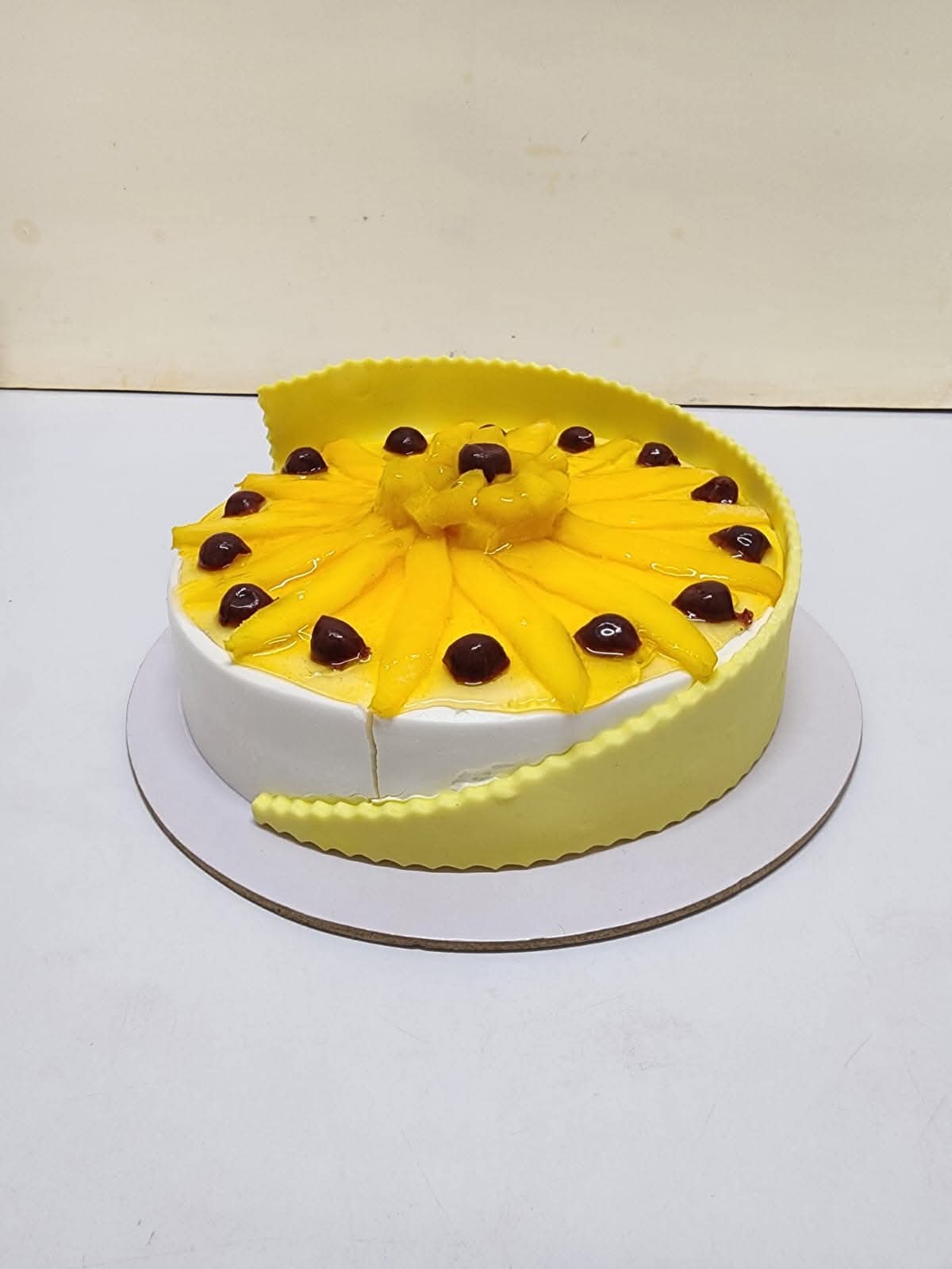 Fresh Mango Cake (1 KG / 2 Pound)